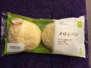 ダイソーがメロンパン2個を税込108円で売っていて、今の日本はまだまだデフレだと感じたf^_^;メロンパン ダイソー商品一覧