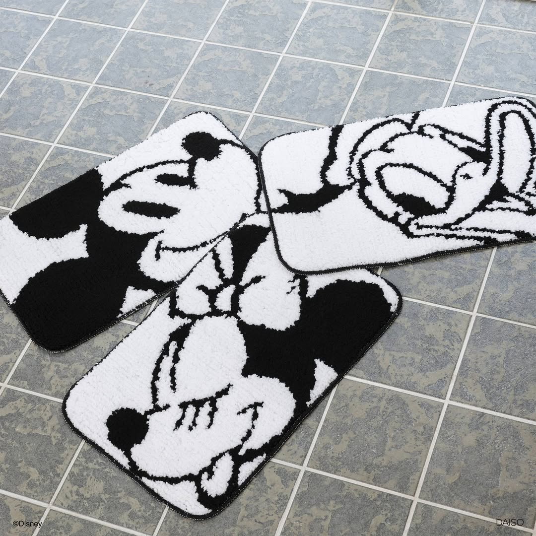 ダイソーのディズニーデザイン玄関マット