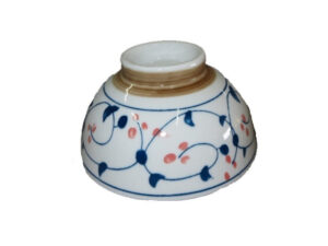 茶碗（つぼみ唐草、赤）