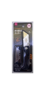 折り畳み式カッター（替刃１０個入） ダイソー(DAISO)