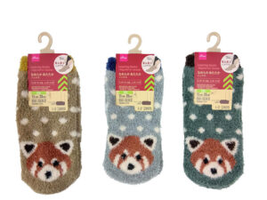 重ね履きソックス（キッズ、シャギーモール糸、レッサーパンダ） ダイソー(DAISO)