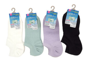 １秒吸水ソックス（女性用、粗メッシュ、ベリーショート丈） ダイソー(DAISO)