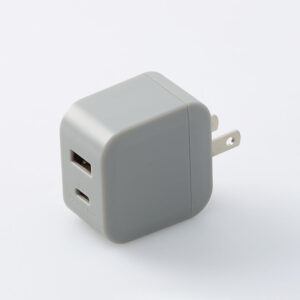 ＵＳＢ充電器（ＰＯＷＥＲ ＤＥＬＩＶＥＲＹ２０Ｗ、ＴＹＰＥーＡ＋ＴＹＰＥーＣ、ＧＹ） ダイソー(DAISO)