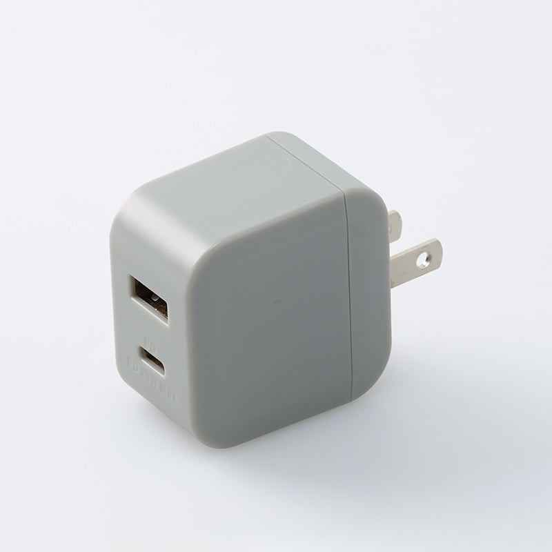 ＵＳＢ充電器（ＰＯＷＥＲ ＤＥＬＩＶＥＲＹ２０Ｗ、ＴＹＰＥーＡ＋ＴＹＰＥーＣ、ＧＹ） ダイソー(DAISO)
