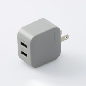 ＵＳＢ充電器（２．４Ａ＋１．０Ａ、ＧＹ） ダイソー(DAISO)