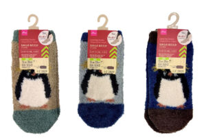 重ね履きソックス（キッズ、シャギーモール糸、ペンギン） ダイソー(DAISO)